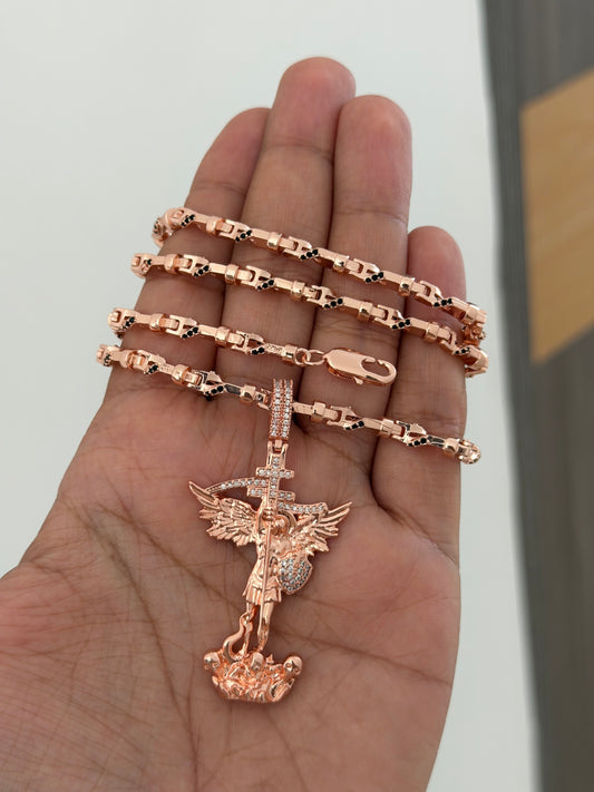 Cadena ADN circon negro con dije san Miguel